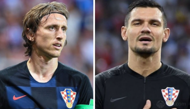 力压群雄 力压群雄